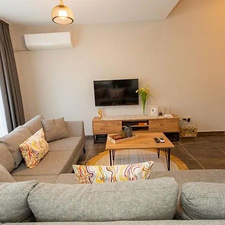 Sunshine By Holidaykeys Karavas (Northern Cyprus)