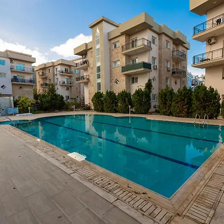 Sunshine By Holidaykeys * Karavas (Northern Cyprus)