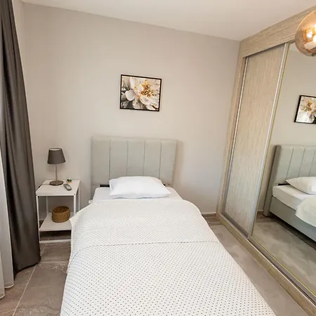 Apartment Sunshine By Holidaykeys Karavas (Northern Cyprus)